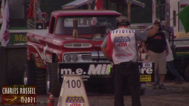 Tractor/Truck Pulling! 2021 Monroe County Fair Pull NTPA смотреть онлайн