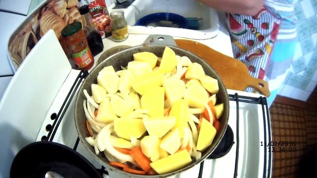 КАК ПРОСТО ПРИГОТОВИТЬ ОЧЕНЬ ВКУСНОЕ ЖАРКОЕ С ГАВЯДИНОЙ. HOW TO MAKE ROAST WITH BEEF. смотреть онлайн