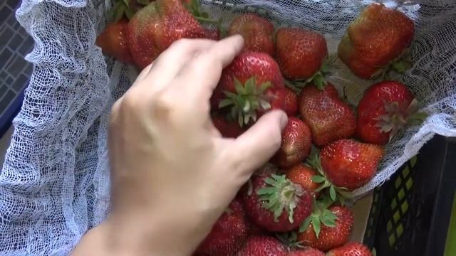 праздничный ТОРТ/ подарки на 2 года / Данеля угощает смотреть онлайн