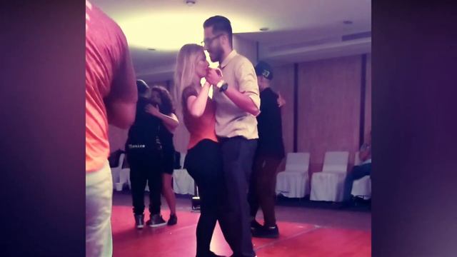 Kizomba Semba Social Dance to the sound of "Kiowa (Malvado Remix) ft Robertinho", w/ Sara Delhom смотреть онлайн