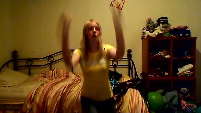 Balalaika [dance cover by Sarah] смотреть онлайн