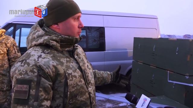 Петр Порошенко приехал в Мариуполь отпраздновать Новый год с военными смотреть онлайн