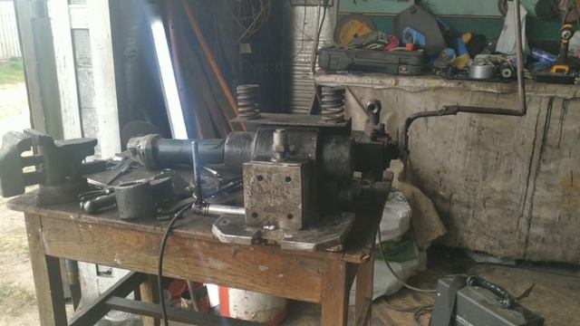 Ремонт крепления навески гидробака на минитракторе CATMANN 35.3 смотреть онлайн