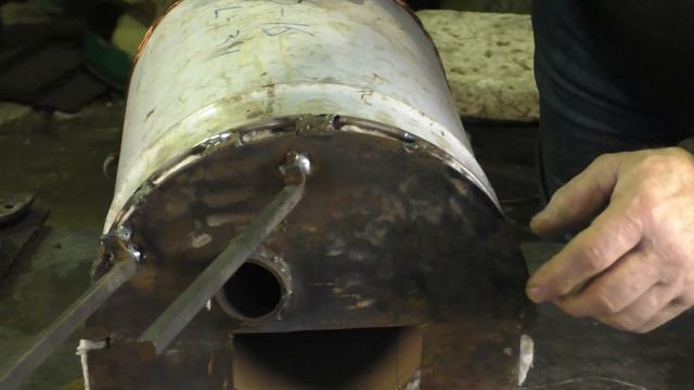 Горн из старого ведра (делаем сами) / Blacksmithing. building a simple Diy forge from a bucket смотреть онлайн