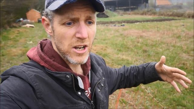 Not My Flowers - Securing The Market Farm | 100 Days of Farming (Day 34) смотреть онлайн