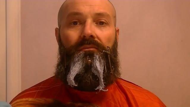 Стрижка и окрашивание бороды. Haircut and beard coloring смотреть онлайн
