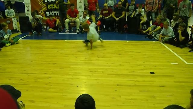 Гром vs Вампир, Тула , YOUNG STAR BATTLE 2016 смотреть онлайн