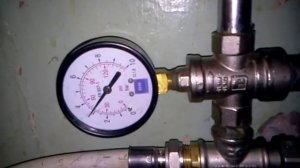 Регулятор давления воды работает правильно
