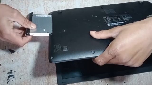acer laptop es1-571 अपने आप घर पर रैम कैसे डालें | एक लैपटॉप में 2 रन कैसे डालें 4GB+4GB=8GB смотреть онлайн