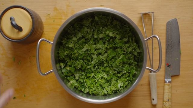 Окрошка на кефире с куриными грудками вместо колбасы смотреть онлайн