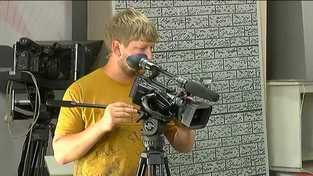 Приезжий тигр снюхался со своим бронзовым уссурийским собратом смотреть онлайн