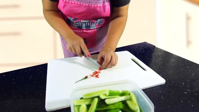 ОСТРАЯ ЗАКУСКА ИЗ ОГУРЦОВ // БЫСТРО И ВКУСНО | katarinaotress смотреть онлайн