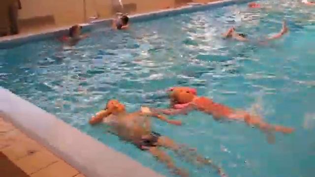 2010 11 21 Jop de Goei (20-12-2004) Swimming practice 3 смотреть онлайн