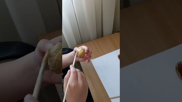Делаем поделку из орешков. Для детей и взрослых. Классный подарочек) смотреть онлайн