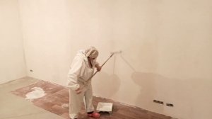 Как клеить обои на штукатурку