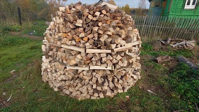 Переезд в деревню. поленница - стог или как хранить дрова без дровни. часть вторая смотреть онлайн