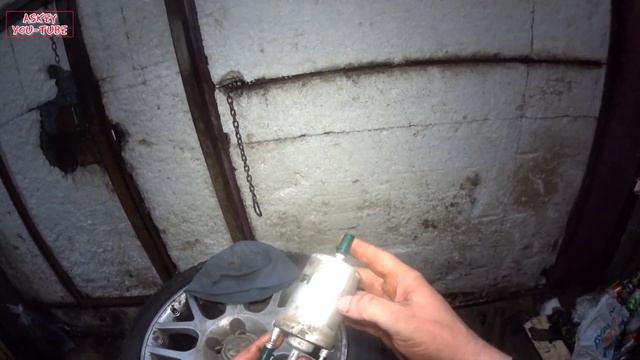 Зачем менять топливный фильтр в автомобиле??? он же ещё целый ??????? смотреть онлайн