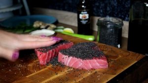 Тунец жареный в кунжуте
