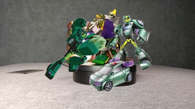 Transformers Kingdom Waspinator Review - везучий неудачник из Beast Wars.