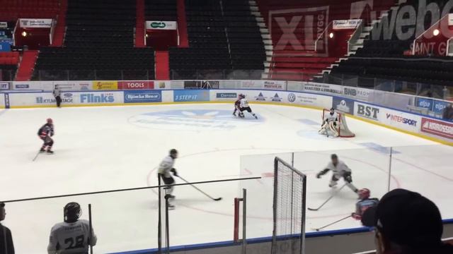 Kalle Andersson Goalie SDEJ18Elite SSK-SDE 20151011 смотреть онлайн