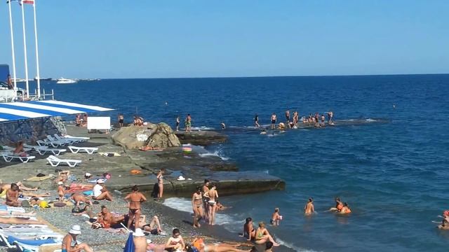 Ялта - Массандровский пляж летом смотреть онлайн
