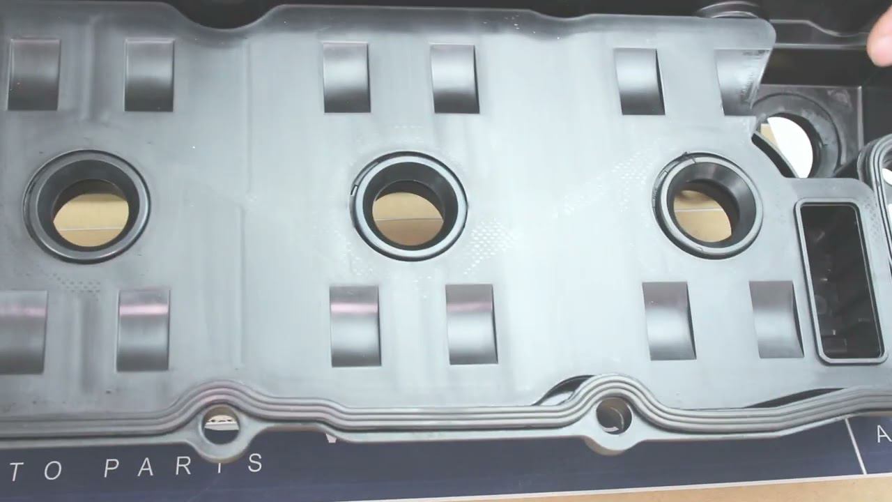 VQ23 (2.3L), VQ25 (2.5L) Nissan крышки клапанов 13264-8J113, 132648J102 смотреть онлайн
