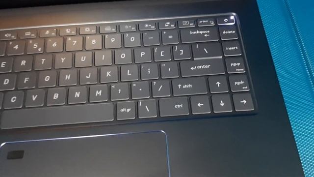 MSI Prestige 15 - Random Preview смотреть онлайн
