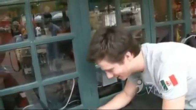 Хакер . На что способен Веселый Хакер - Он Удивил даже в офисе Майкрософт!