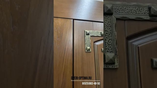 Парадная дверь с ковкой для бревенчатого дома. #двери #ковка #коттедж смотреть онлайн