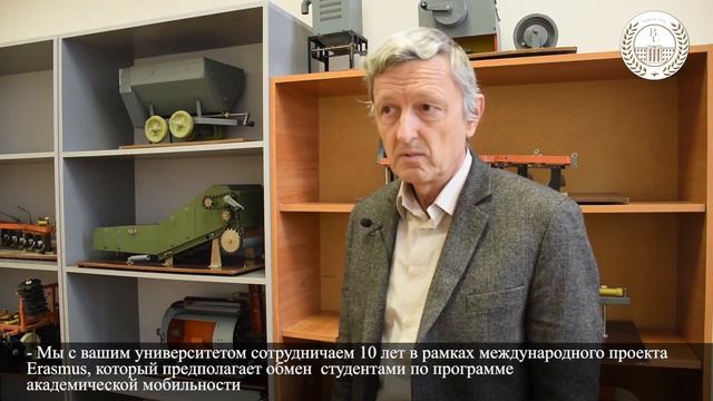 Профессор из Болгарии читает лекции студентам КРУ смотреть онлайн