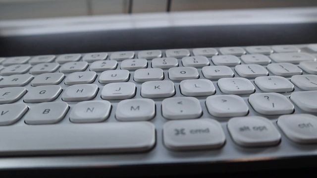 Satechi Wireless Keyboard - Review смотреть онлайн