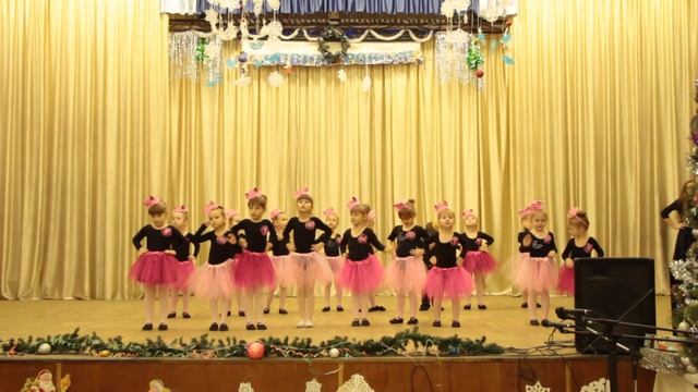 "Карамельки" младшая группа ,хореограф Наталья Батурина смотреть онлайн