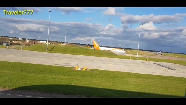 Landing at London Luton Airport | Traveler777 смотреть онлайн