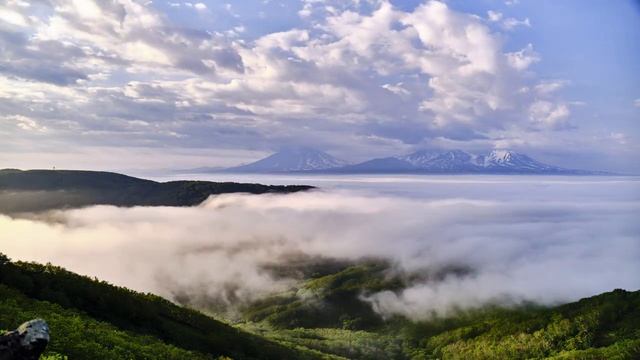 Таймлапс со скалы Камчатский камень, Fujifilm XT4. Вид на домашние вулканы и Вилючинский. смотреть онлайн