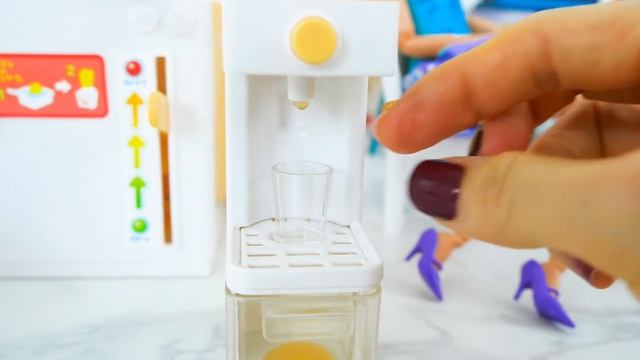McDonald's Burger Shop Kitchen with Fryer Loja de hambúrguer Toko burger لعبة باربي Spielzeug Poupé смотреть онлайн