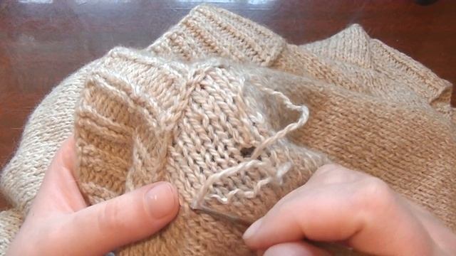 Заправляем вытянутую нить из вязанного изделия смотреть онлайн