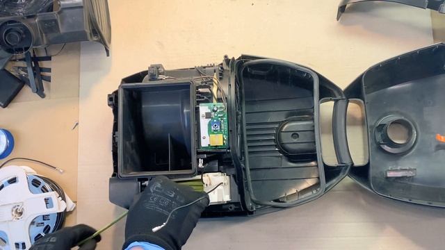 How To Disassemble & Repair - Electrolux PowerForce Vacuum Cleaner смотреть онлайн