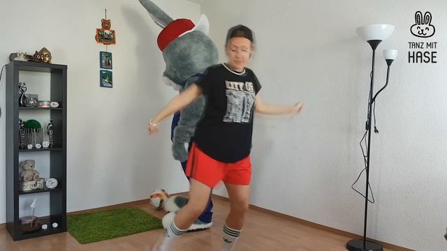 Лучшие Уроки ТАНЦЕВ для Начинающих || Tanz mit Hase - Развивающие Танцы Онлайн || Урок 2 смотреть онлайн