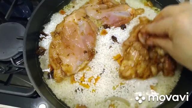 Вкусный ужин из риса и курицы. смотреть онлайн