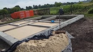 Засыпка песком внутри ленточного фундамента