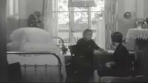 Людмила Гурченко в фильме "Старые стены".