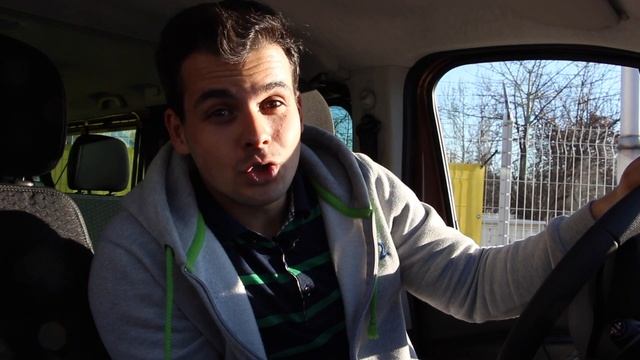 Kisbusz, de mégis személyautó! I Opel Vivaro kombi teszt | Schiller TV I Tesztközelben #26 смотреть онлайн