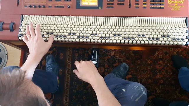 Современный синтезатор Janko WholeTone на базе Korg N5ex смотреть онлайн