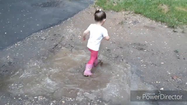 Счастливое детство в лужах)) смотреть онлайн