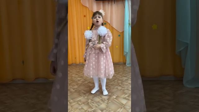 Кащиц Карина исполняет «В облаках» Фабрика KIDS смотреть онлайн