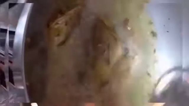 Ki jan ou fè netwaye ak kwit pwason rose.!!/How do you clean and cook red snappers... смотреть онлайн