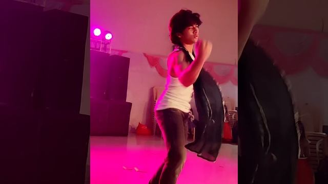 Dhoom Again Dance In Marriage | #gufranroomi #hrithikroshan #breakdance #dance #bollywoodsongs смотреть онлайн