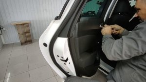 Opel Astra J снятие дверных карт и мелкие кузовные работы