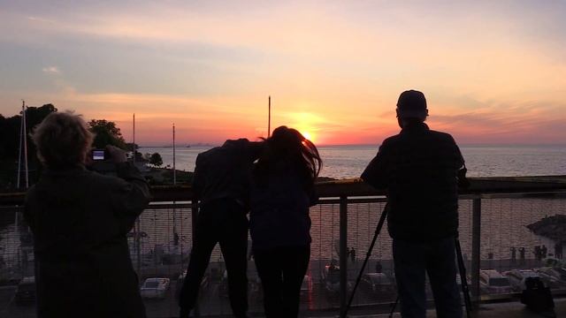 Кольцеобразное солнечное затмение 10 июня 2021 г Торонто, Канада смотреть онлайн