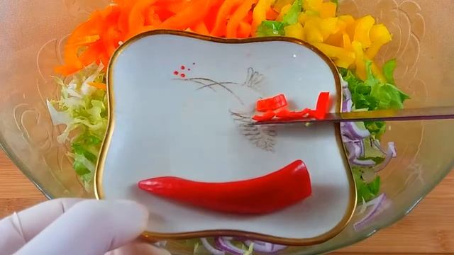 Серия "Будь здоров!" Цикорный салат. Ярко выраженный насыщенный вкус. И - море полезных веществ. смотреть онлайн